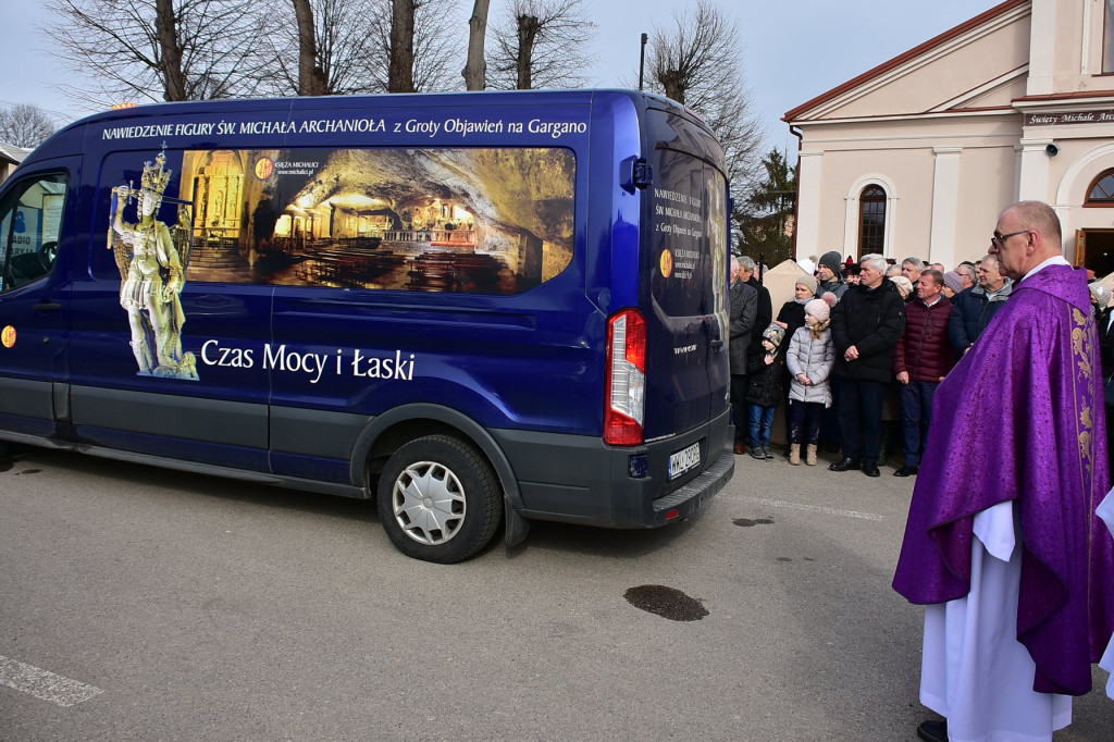 Sól koło Biłgoraja. Urozyste pożegnanie figury św. Michała Archanioła z Gargano
