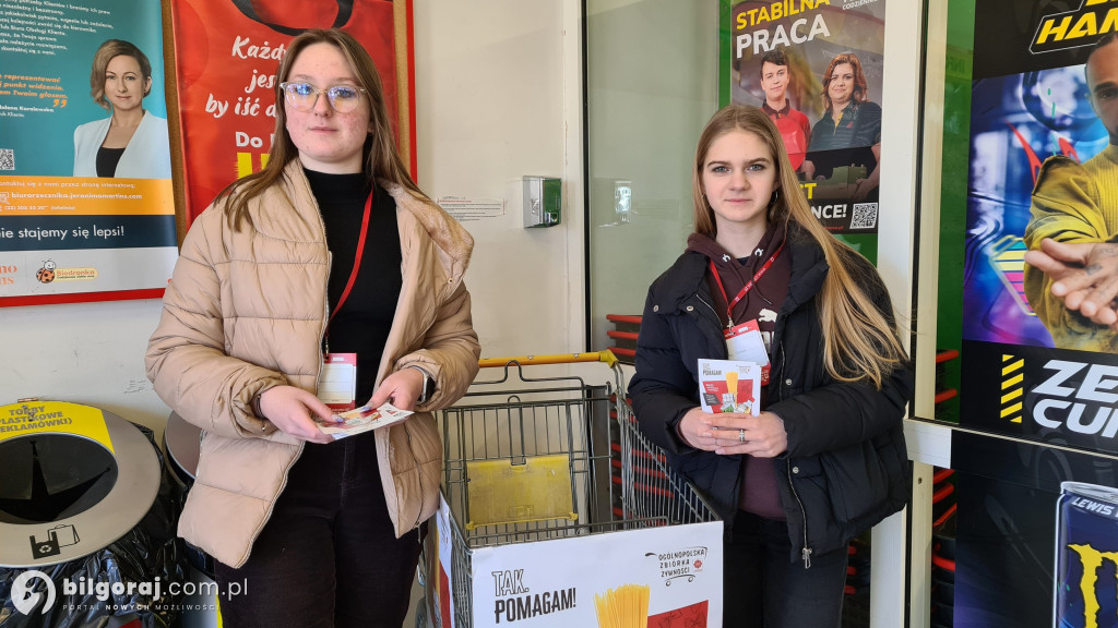 Tak! Pomagam - młodzież z Biłgoraja zbiera żywność dla potrzebujących