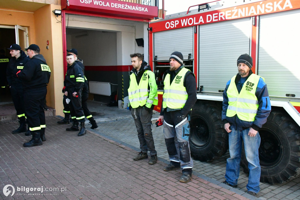 Mieszkańcy Woli Dereźniańskiej i Majdanu Starego posprzątali pas drogowy