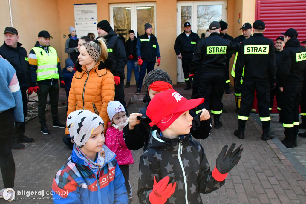 Mieszkańcy Woli Dereźniańskiej i Majdanu Starego posprzątali pas drogowy
