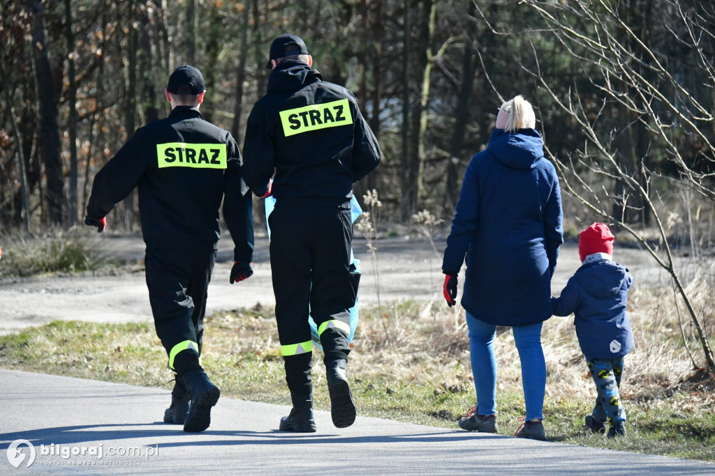 Mieszkańcy Woli Dereźniańskiej i Majdanu Starego posprzątali pas drogowy