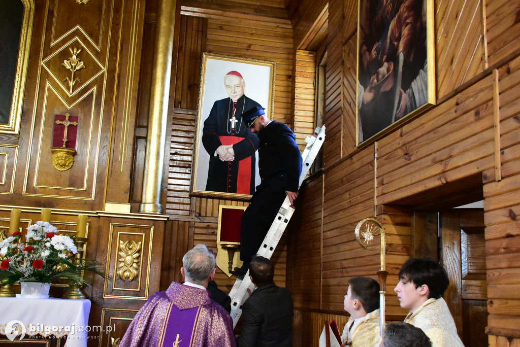 Różaniec. Wprowadzenie relikwi błogosłwionego kardynała Wyszyńskiego