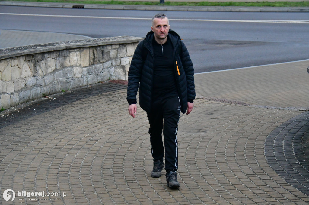 Szli w skupieniu i modlitwie całą noc. Uczestnicy EDK dotarli do Biłgoraja