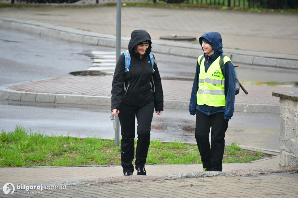 Szli w skupieniu i modlitwie całą noc. Uczestnicy EDK dotarli do Biłgoraja
