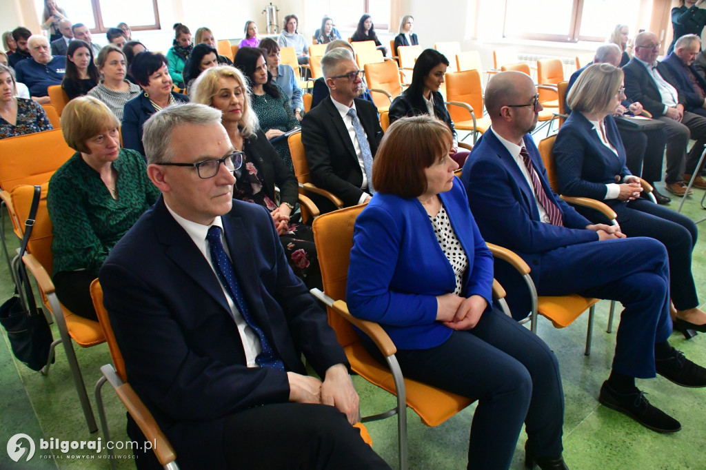 Wiceminister w Biłgoraju. Spotkał się z władzami i przedstawicielami instytucji pomocy społecznej