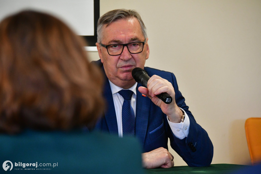 Wiceminister w Biłgoraju. Spotkał się z władzami i przedstawicielami instytucji pomocy społecznej