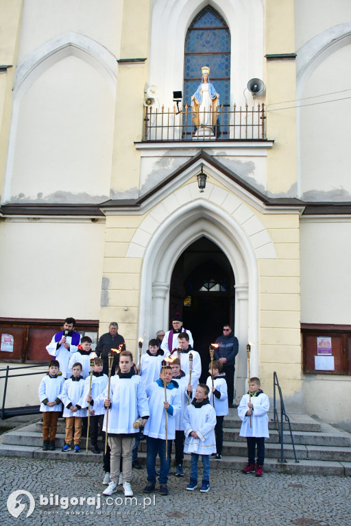 Mieszkańcy Frampola wyszli na ulicę w drodze krzyżowej