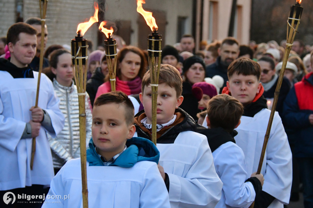 Mieszkańcy Frampola wyszli na ulicę w drodze krzyżowej