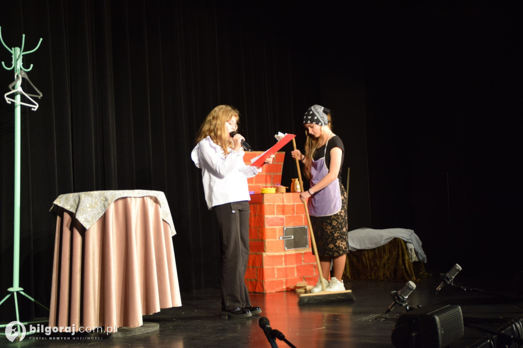 Powiatowe święto teatru dziecięcego i młodzieżowego w Tarnogrodzie (FOTO)