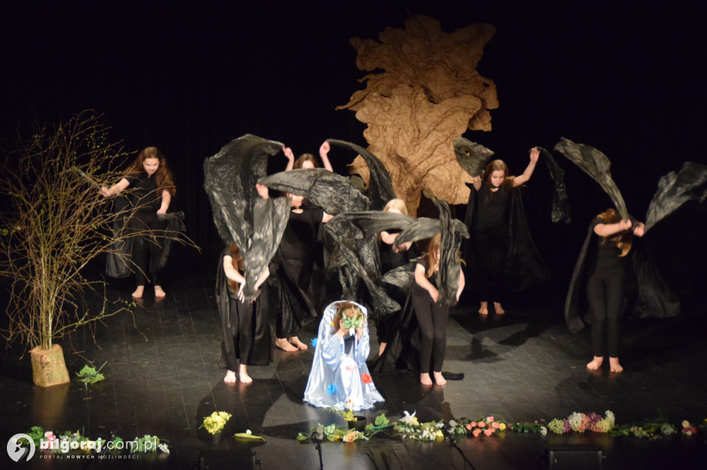 Powiatowe święto teatru dziecięcego i młodzieżowego w Tarnogrodzie (FOTO)