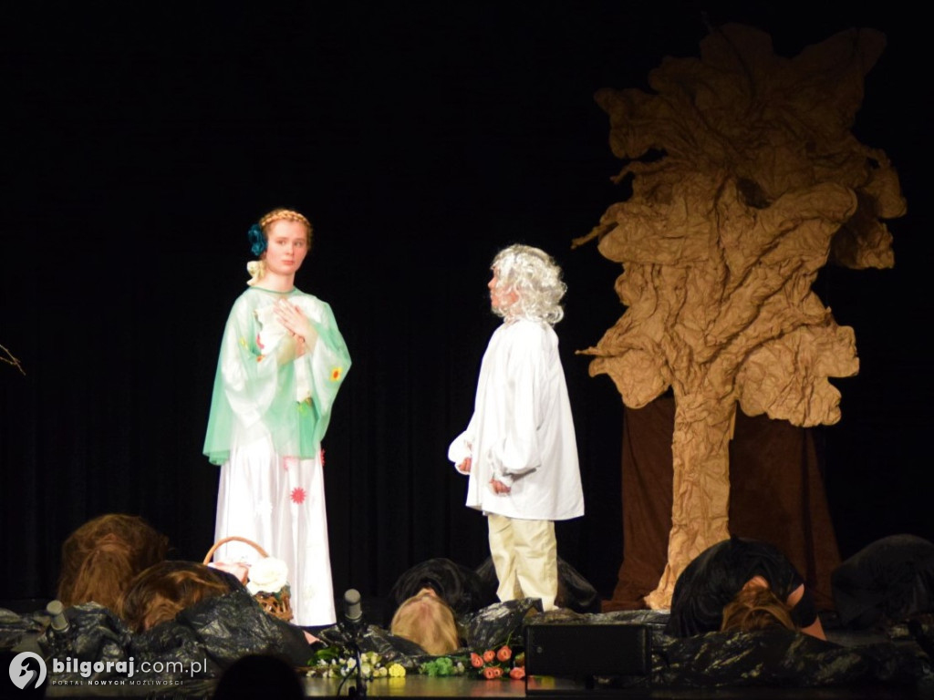 Powiatowe święto teatru dziecięcego i młodzieżowego w Tarnogrodzie (FOTO)