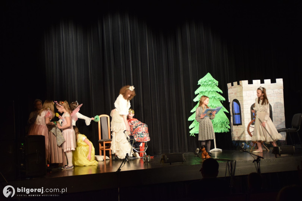 Powiatowe święto teatru dziecięcego i młodzieżowego w Tarnogrodzie (FOTO)