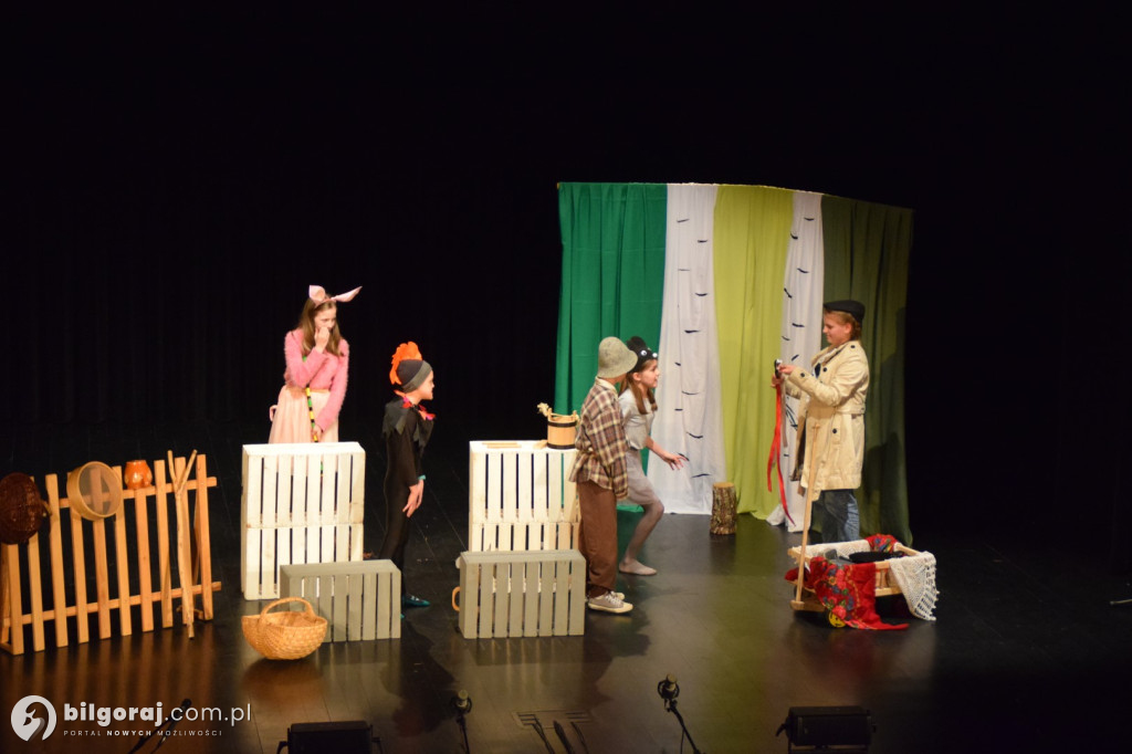Powiatowe święto teatru dziecięcego i młodzieżowego w Tarnogrodzie (FOTO)