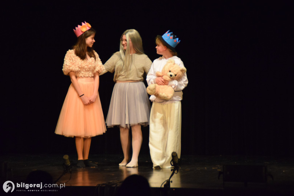 Powiatowe święto teatru dziecięcego i młodzieżowego w Tarnogrodzie (FOTO)