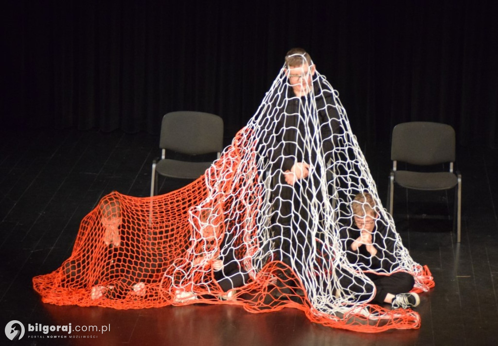 Powiatowe święto teatru dziecięcego i młodzieżowego w Tarnogrodzie (FOTO)