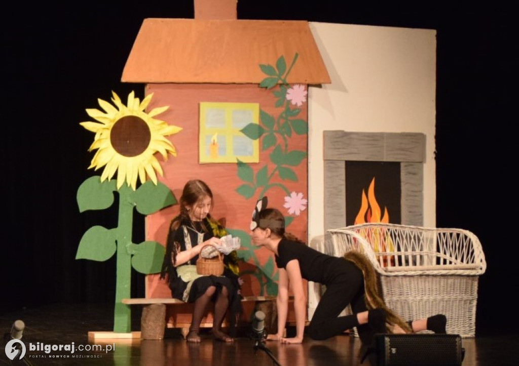 Powiatowe święto teatru dziecięcego i młodzieżowego w Tarnogrodzie (FOTO)