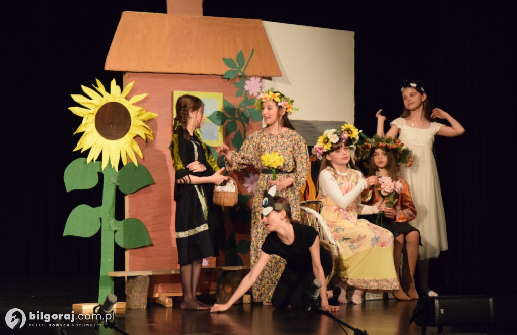 Powiatowe święto teatru dziecięcego i młodzieżowego w Tarnogrodzie (FOTO)