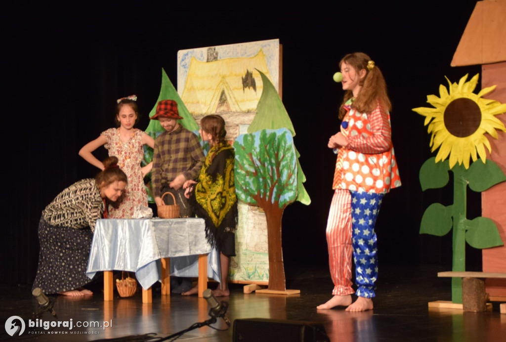 Powiatowe święto teatru dziecięcego i młodzieżowego w Tarnogrodzie (FOTO)