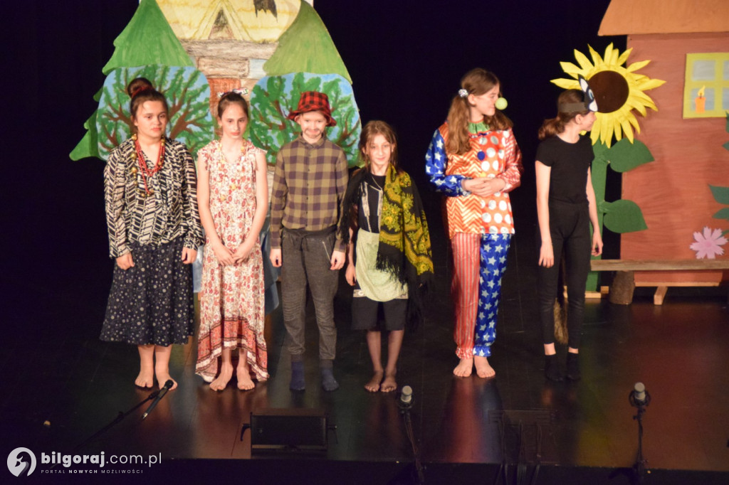 Powiatowe święto teatru dziecięcego i młodzieżowego w Tarnogrodzie (FOTO)