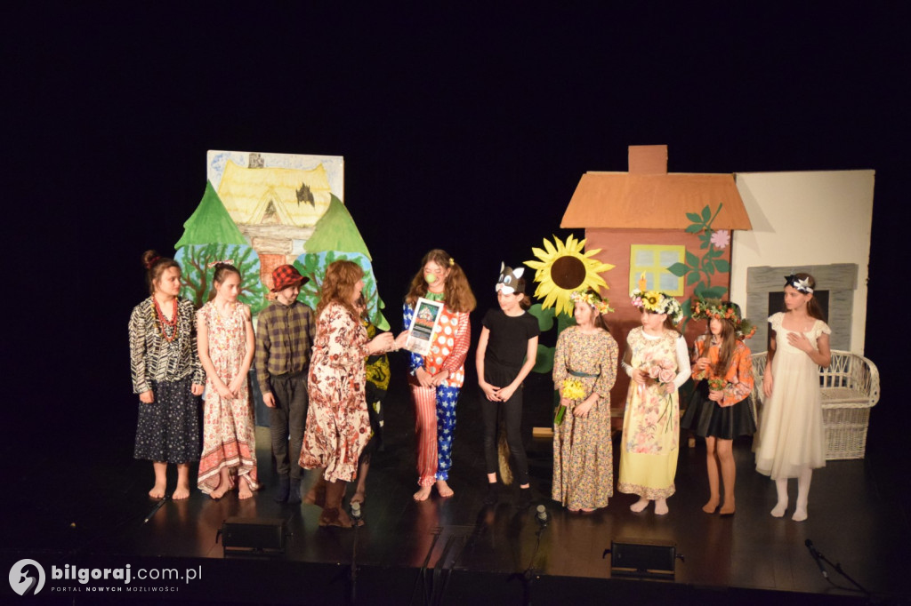Powiatowe święto teatru dziecięcego i młodzieżowego w Tarnogrodzie (FOTO)