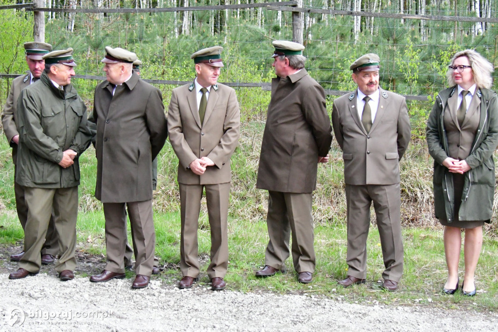 Borowe Młyny. Poświęcono krzyż i odsłonięto tablice