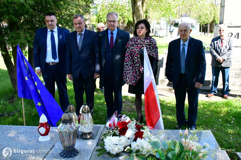 1 Maja w Biłgoraju. Na grobie Józefa Dechnika złożono kwiaty
