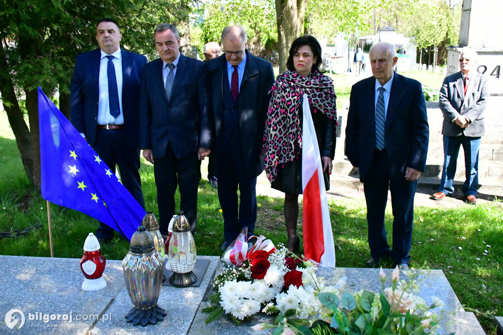 1 Maja w Biłgoraju. Na grobie Józefa Dechnika złożono kwiaty