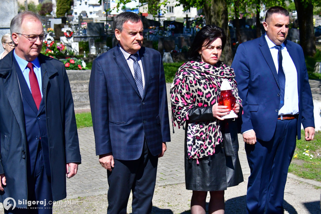 1 Maja w Biłgoraju. Na grobie Józefa Dechnika złożono kwiaty
