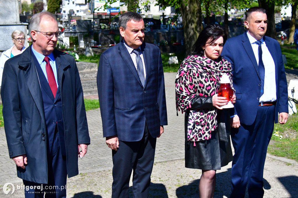 1 Maja w Biłgoraju. Na grobie Józefa Dechnika złożono kwiaty