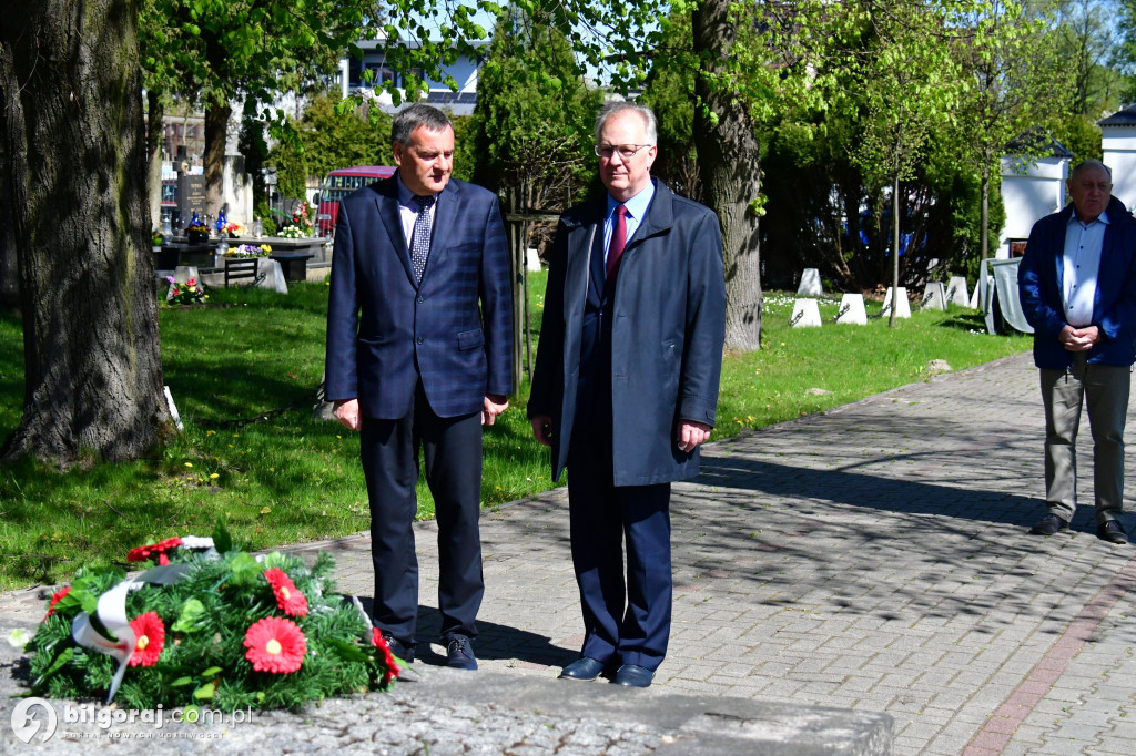 1 Maja w Biłgoraju. Na grobie Józefa Dechnika złożono kwiaty