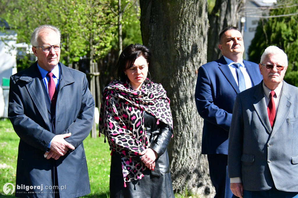 1 Maja w Biłgoraju. Na grobie Józefa Dechnika złożono kwiaty