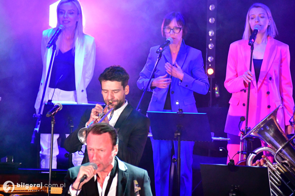 Rodzinna Orkiestra Pospieszalskich na scenie w BCK