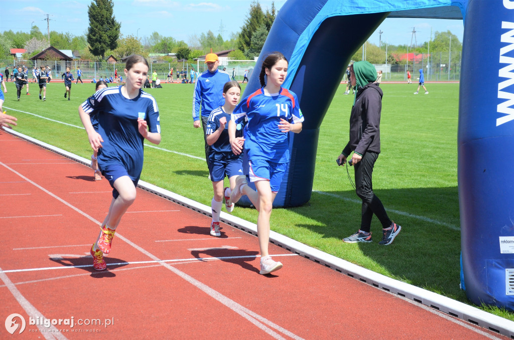 Zawody w czwórboju lekkoatletycznym na obiektach OSiR