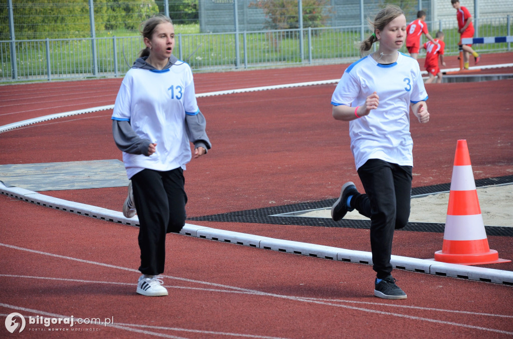 Zawody w czwórboju lekkoatletycznym na obiektach OSiR