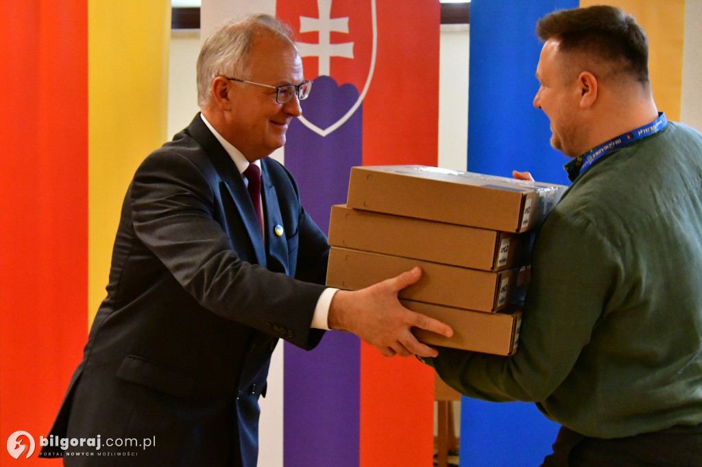 Niecodzienny prezent od ukraińskiej delegacji dla burmistrza Biłgoraja