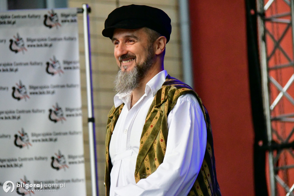 Folk na wybiegu, czyli ludowy pokaz mody