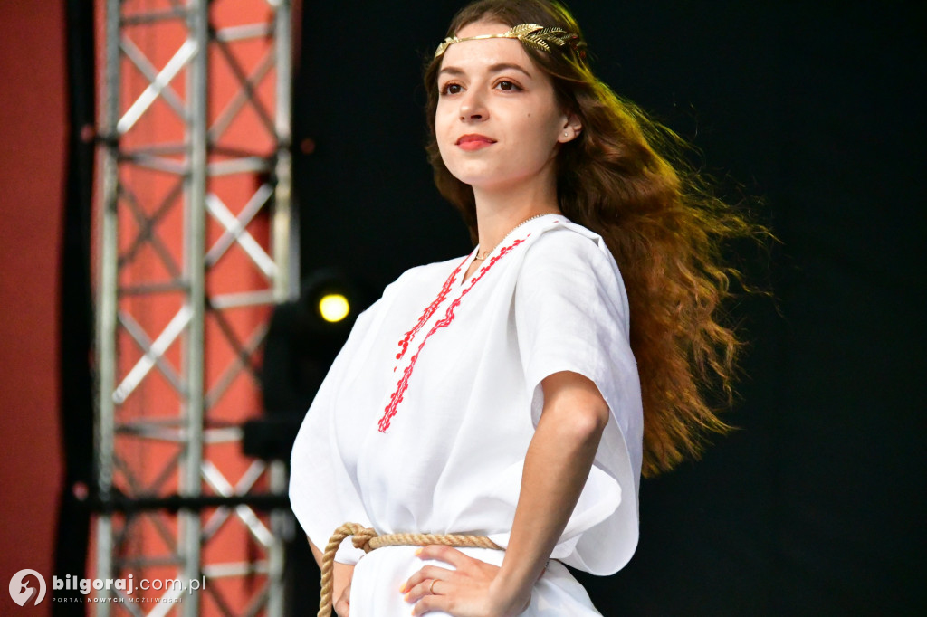 Folk na wybiegu, czyli ludowy pokaz mody