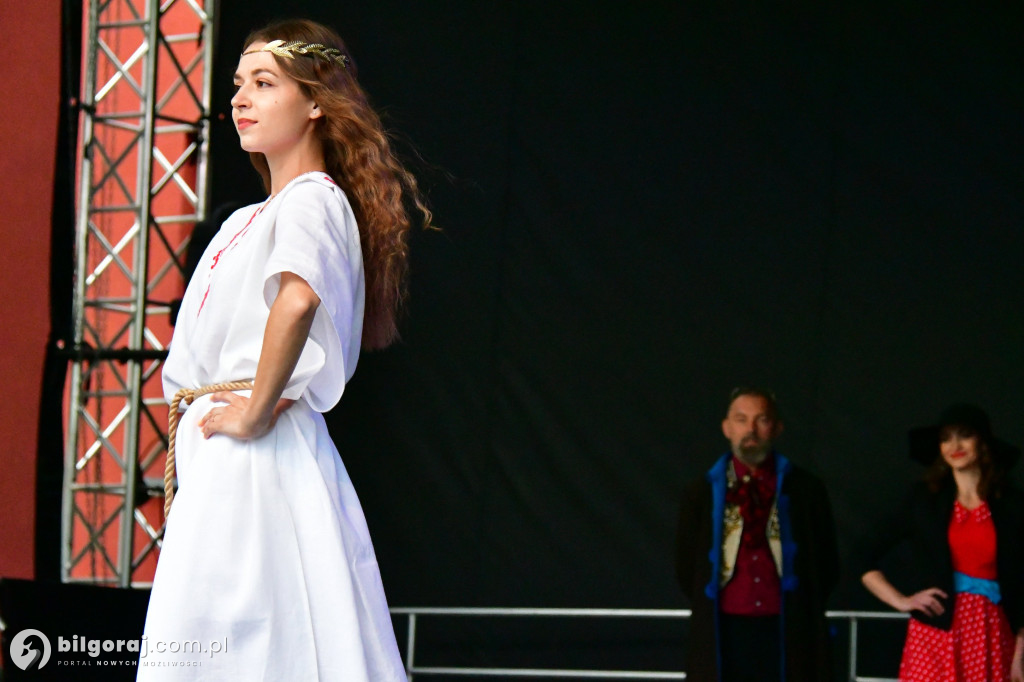 Folk na wybiegu, czyli ludowy pokaz mody
