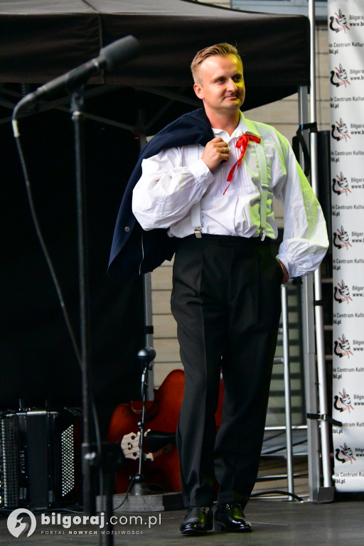 Folk na wybiegu, czyli ludowy pokaz mody