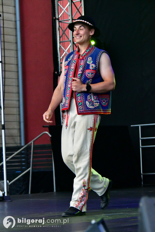 Folk na wybiegu, czyli ludowy pokaz mody