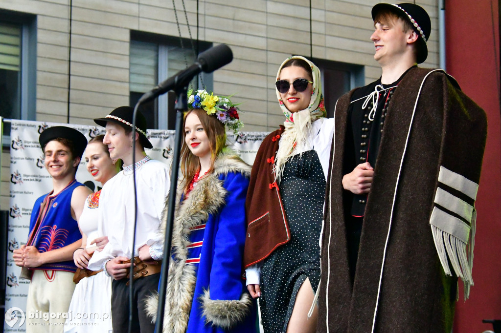 Folk na wybiegu, czyli ludowy pokaz mody