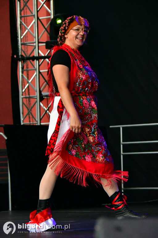 Folk na wybiegu, czyli ludowy pokaz mody