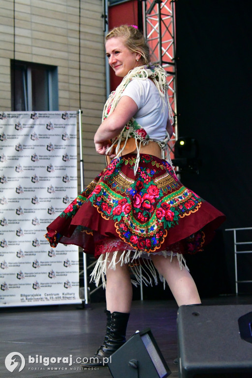 Folk na wybiegu, czyli ludowy pokaz mody