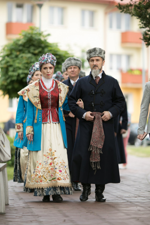 Polonez w wykonaniu Grupy Folklorystycznej 