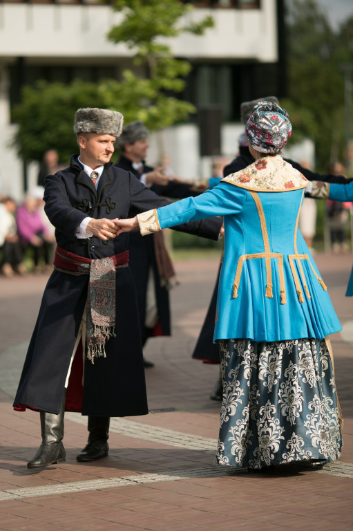 Polonez w wykonaniu Grupy Folklorystycznej 