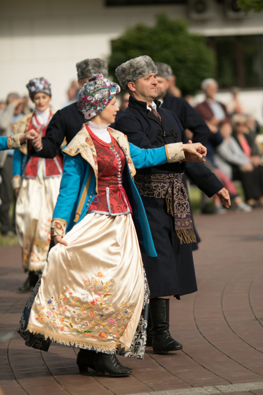 Polonez w wykonaniu Grupy Folklorystycznej 