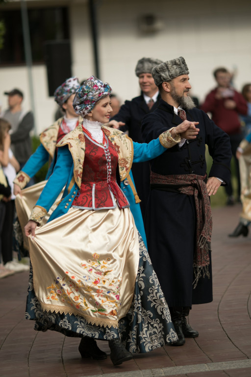 Polonez w wykonaniu Grupy Folklorystycznej 
