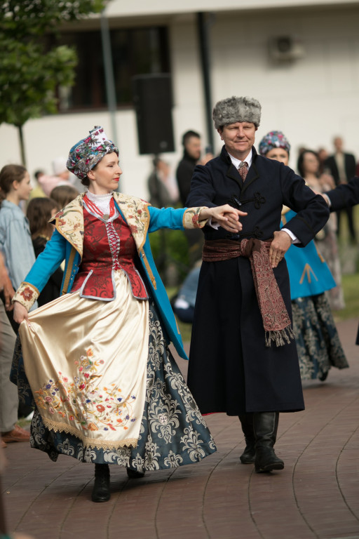 Polonez w wykonaniu Grupy Folklorystycznej 