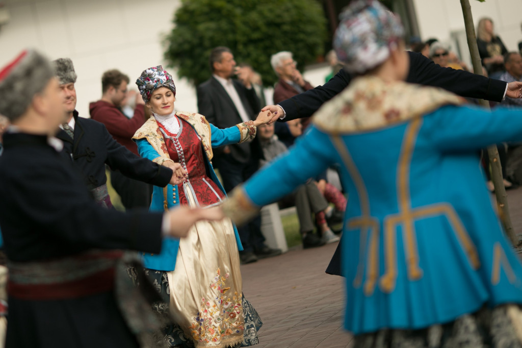 Polonez w wykonaniu Grupy Folklorystycznej 