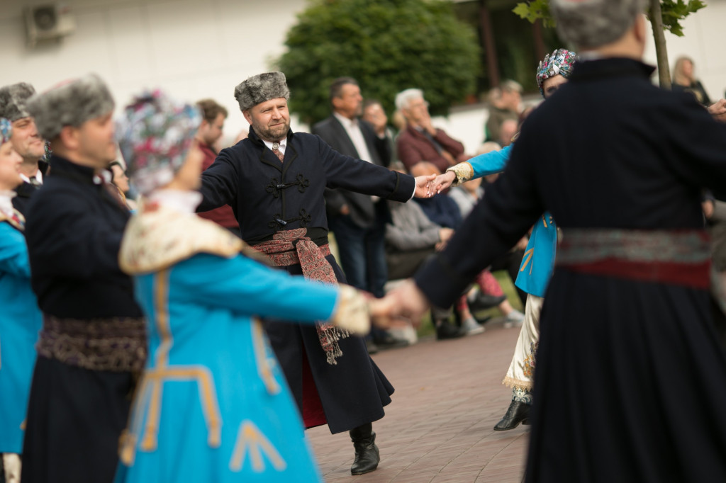 Polonez w wykonaniu Grupy Folklorystycznej 